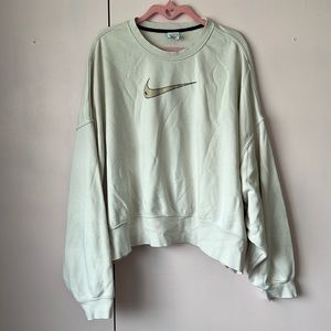 oversized nike crewneck sweatshirt